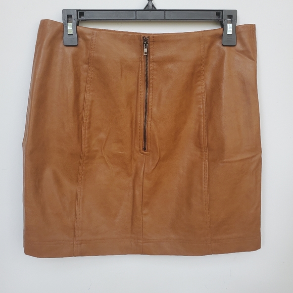 SHE & SKY Faux Leather Mini Skirt Sz L - EUC! - Picture 3 of 11